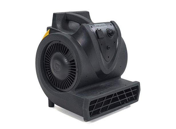 The Clarke AM2400D is designed to provide superior air movement while minimizing energy usage. Featuring a 3-speed induction motor with thermal protection, this air mover delivers up to 2,400 CFM airflow. With four position settings, you have the flexibility to direct air movement as needed.